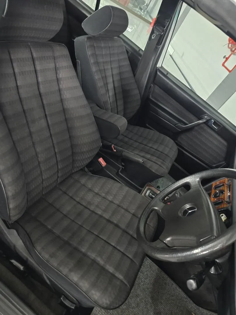 1993 Mercedes-Benz 190 E 2.0 L Auto, photo 8 of 9