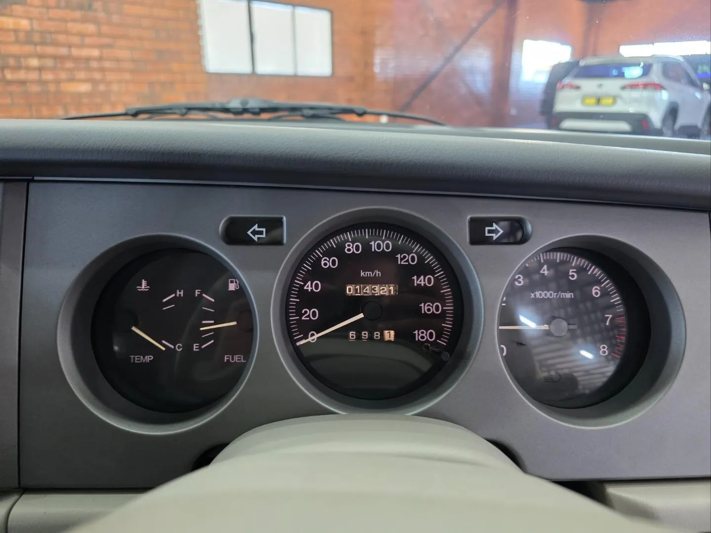 1994 Nissan Sentra 160, photo 8 of 11