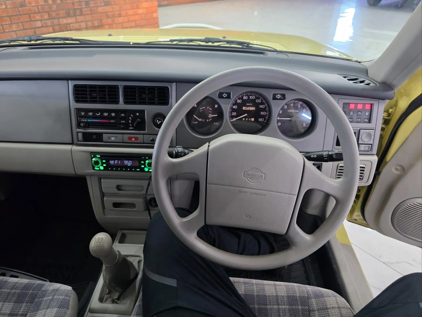 1994 Nissan Sentra 160, photo 10 of 11