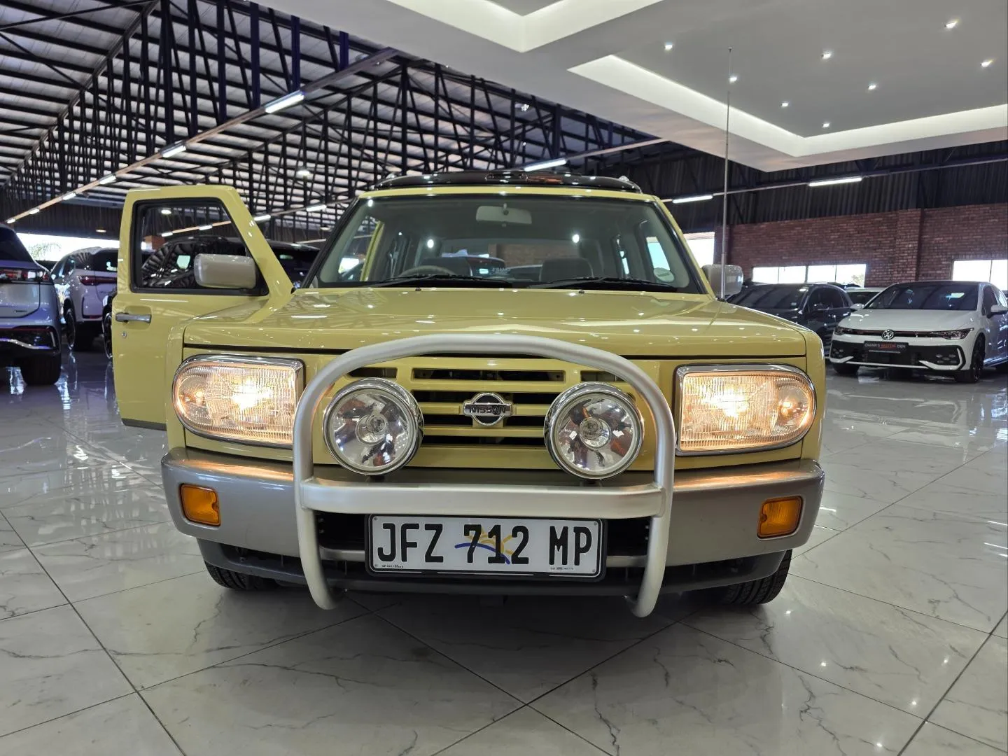 1994 Nissan Sentra 160, photo 5 of 11