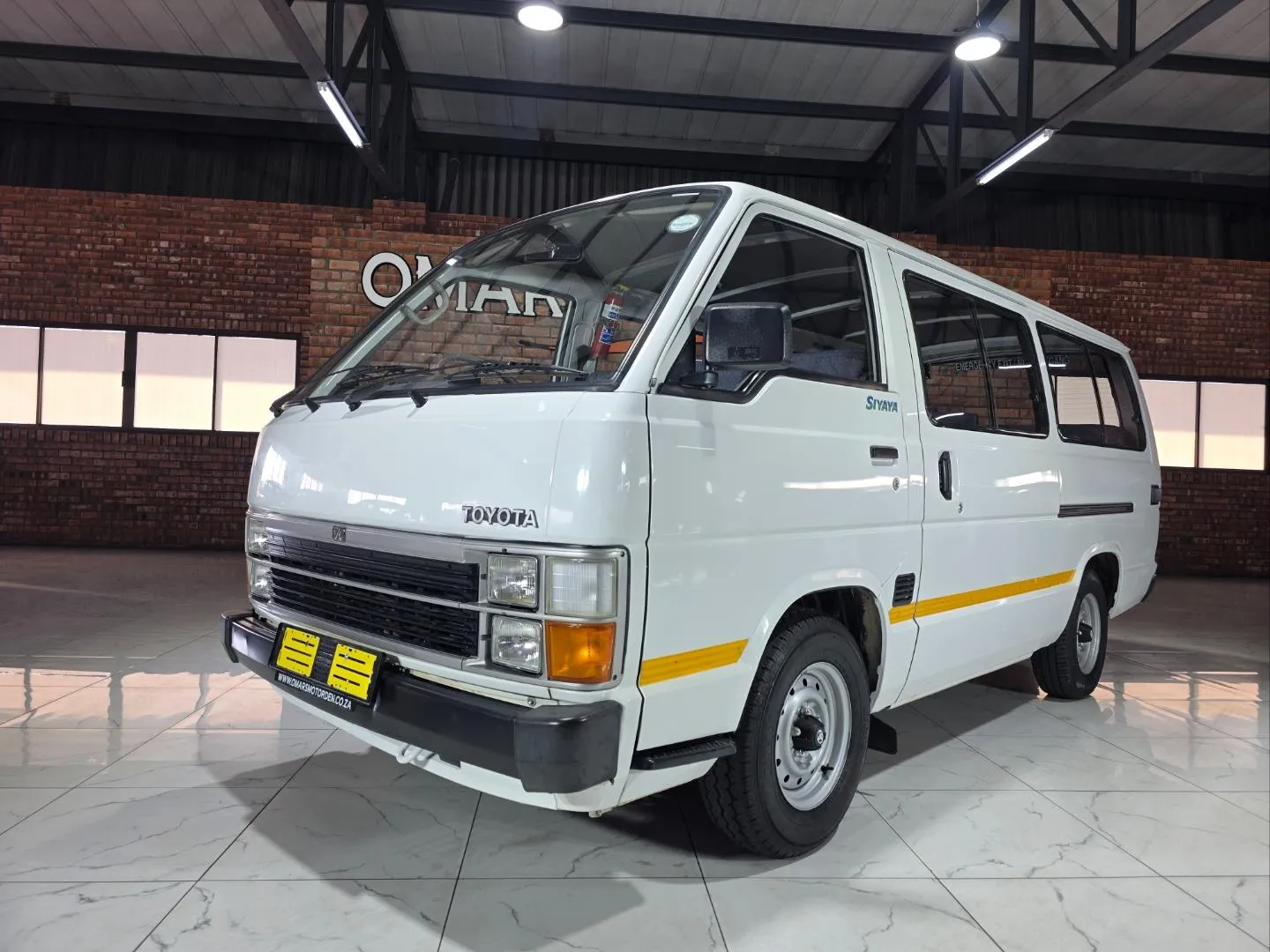 2006 Toyota HiAce Super 16, photo 3 of 8