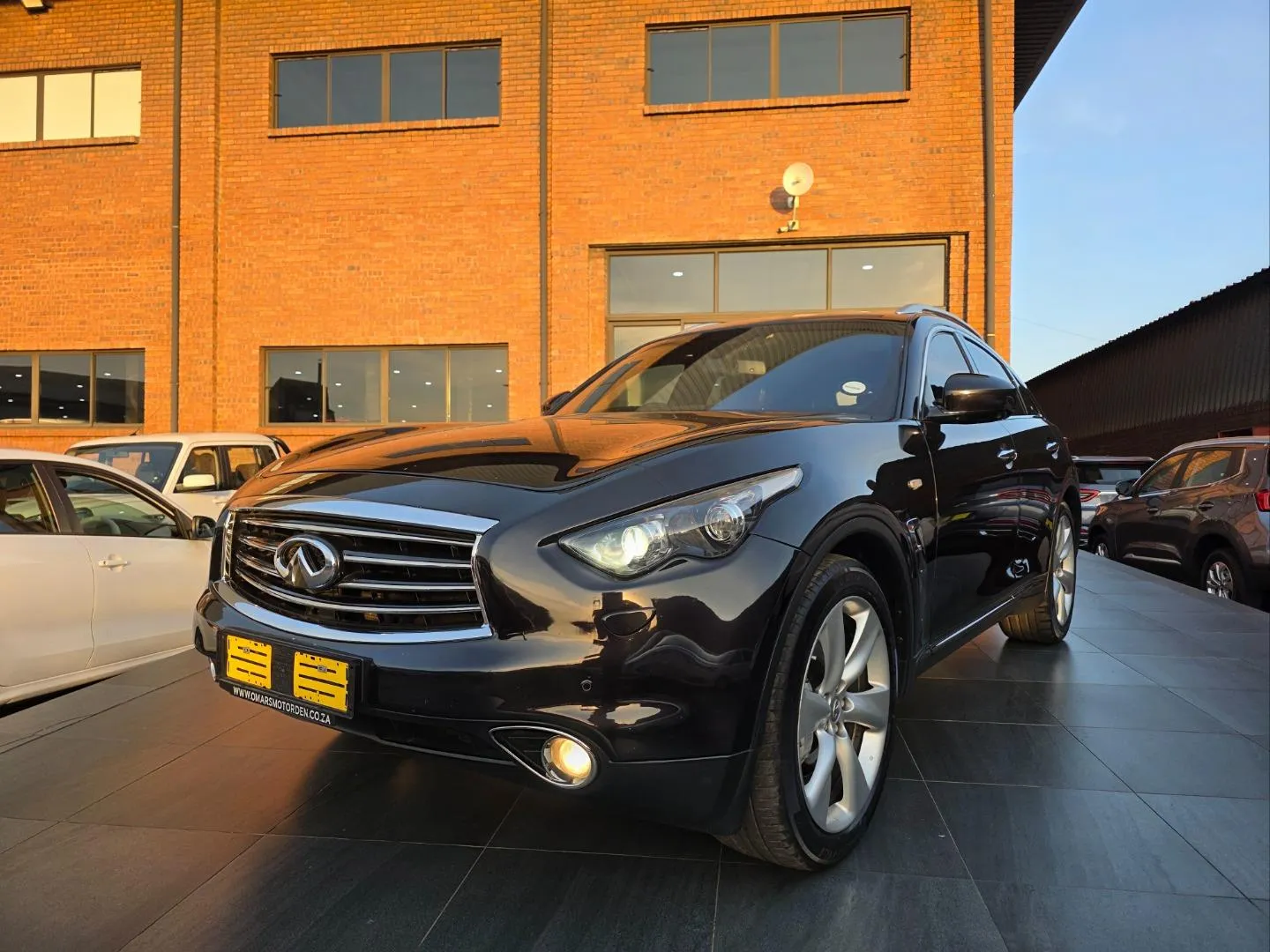 2013 Infiniti FX FX50 S Premium, photo 2 of 7