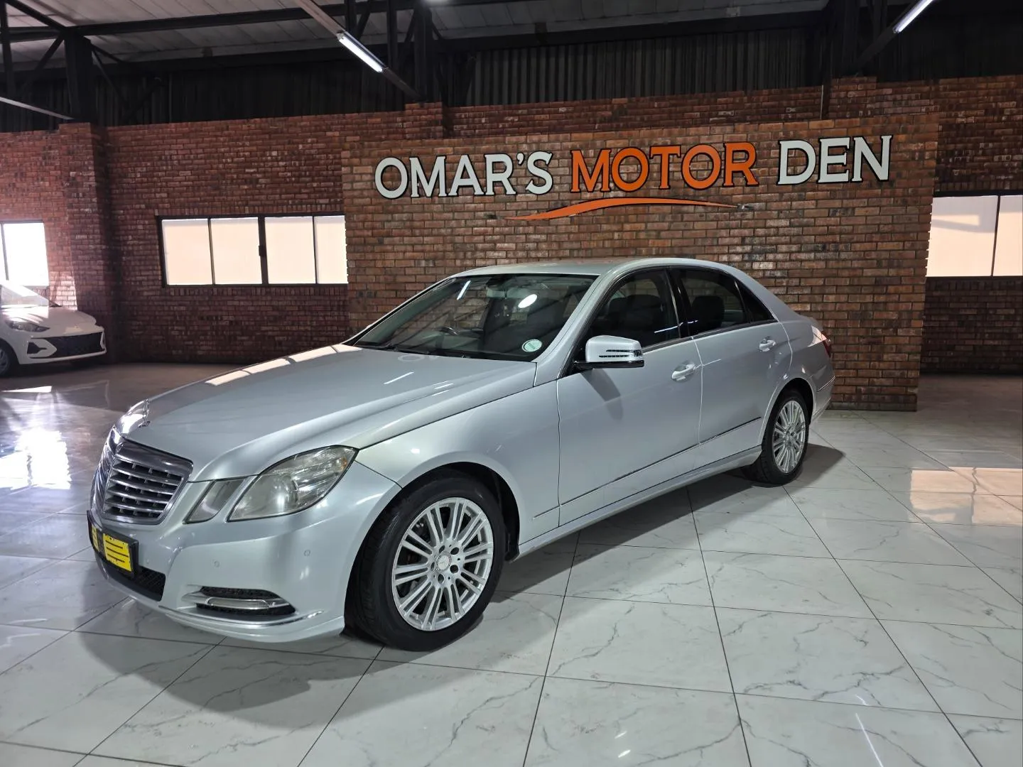 2013 Mercedes-Benz E-Class E300 Elegance, photo 3 of 6
