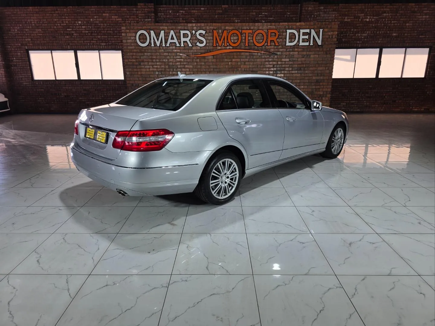 2013 Mercedes-Benz E-Class E300 Elegance, photo 5 of 6