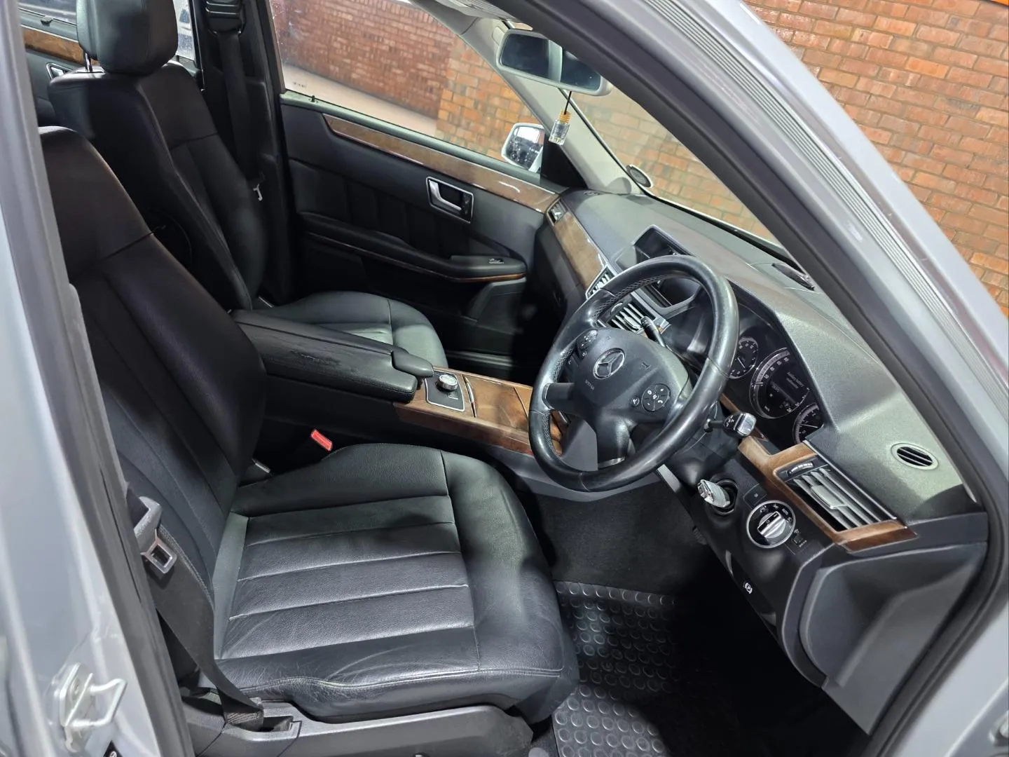 2013 Mercedes-Benz E-Class E300 Elegance, photo 7 of 7