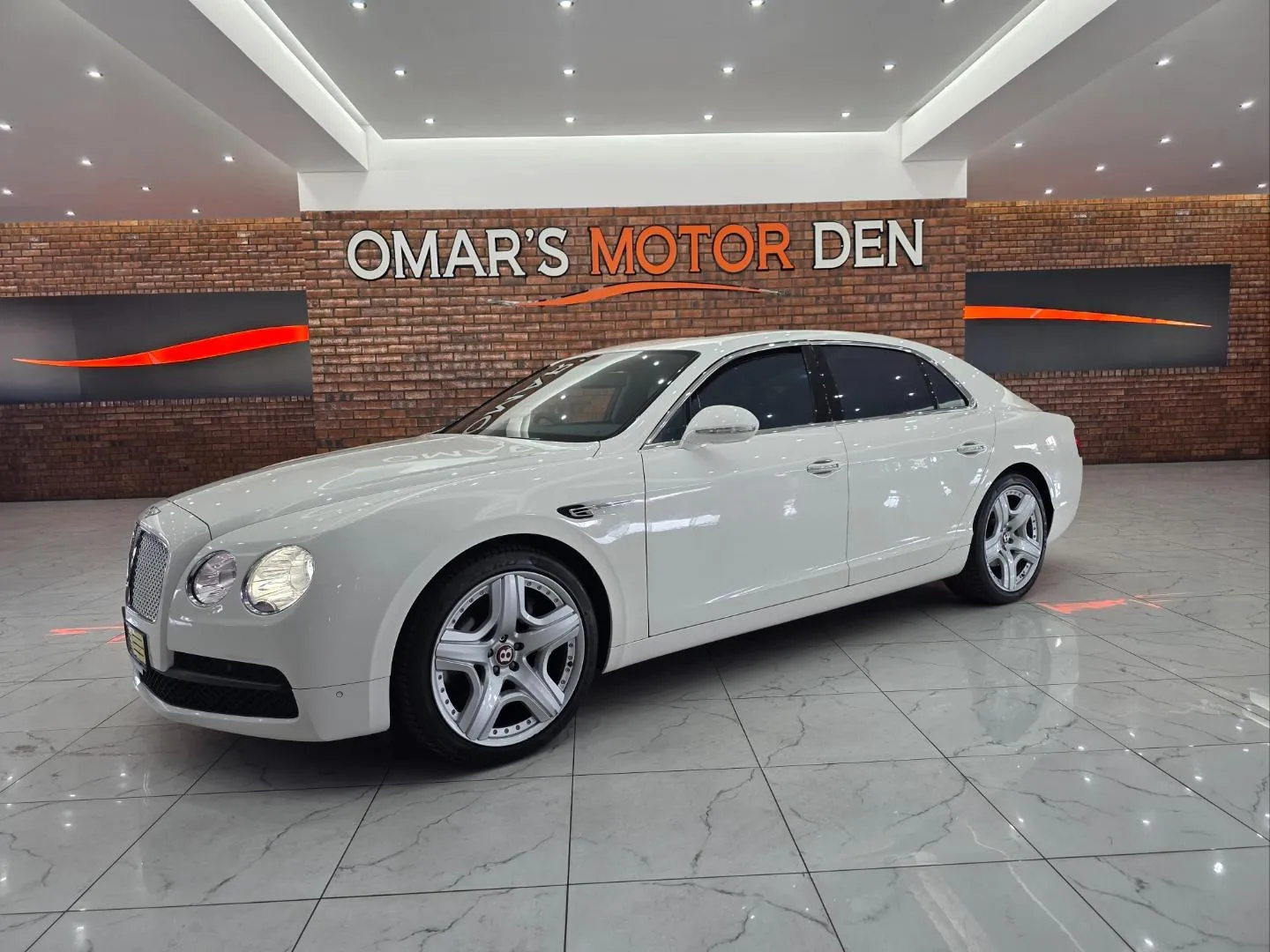 2015 Bentley Flying Spur V8, photo 2 of 6