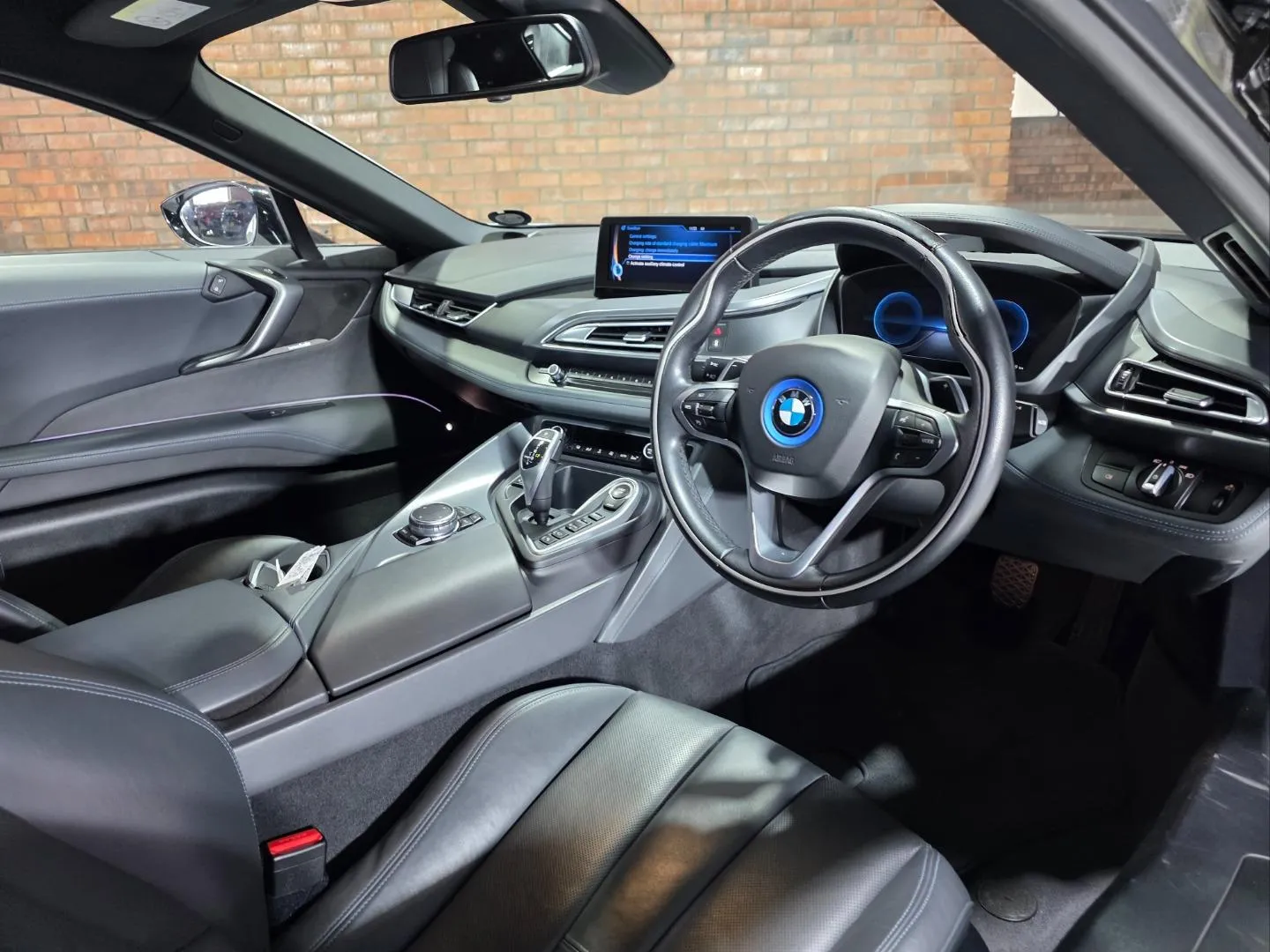 2015 BMW i8 eDrive Coupe, photo 7 of 9