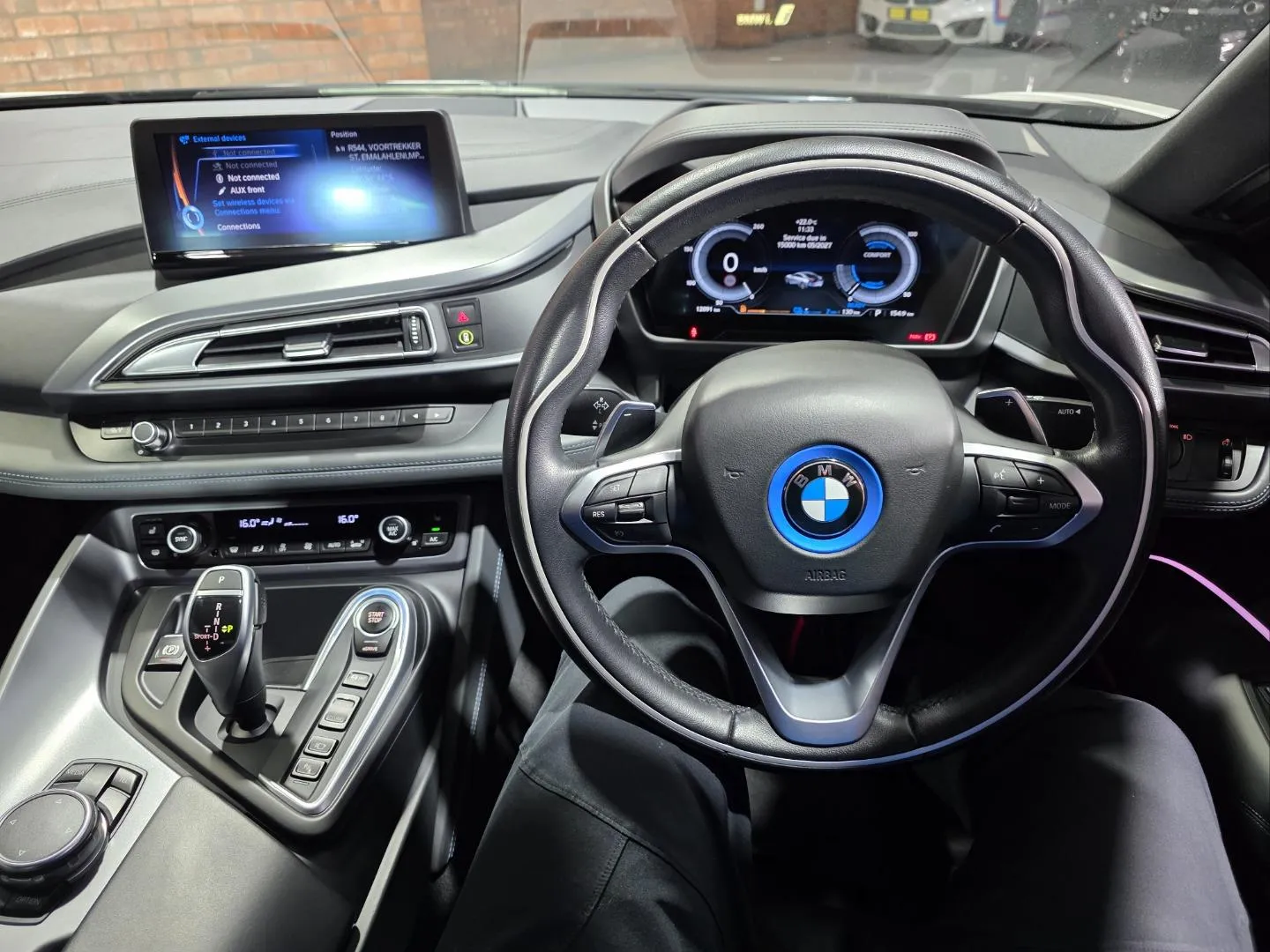 2015 BMW i8 eDrive Coupe, photo 8 of 9