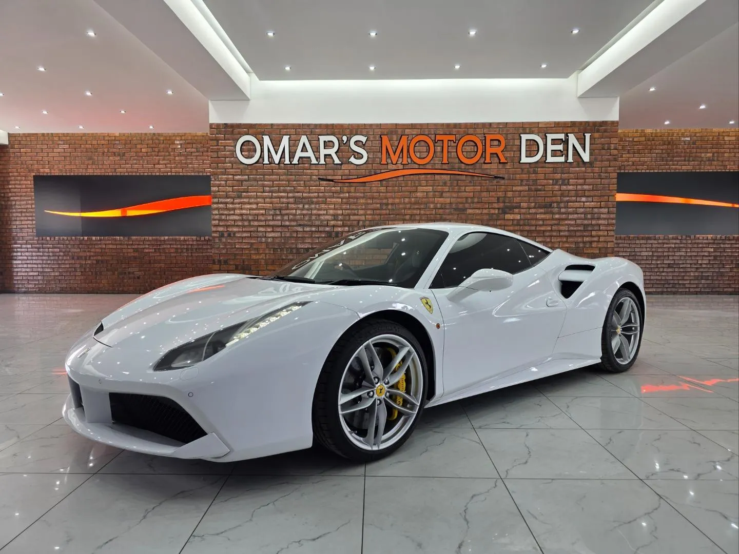 2018 Ferrari 488 GTB, photo 2 of 4