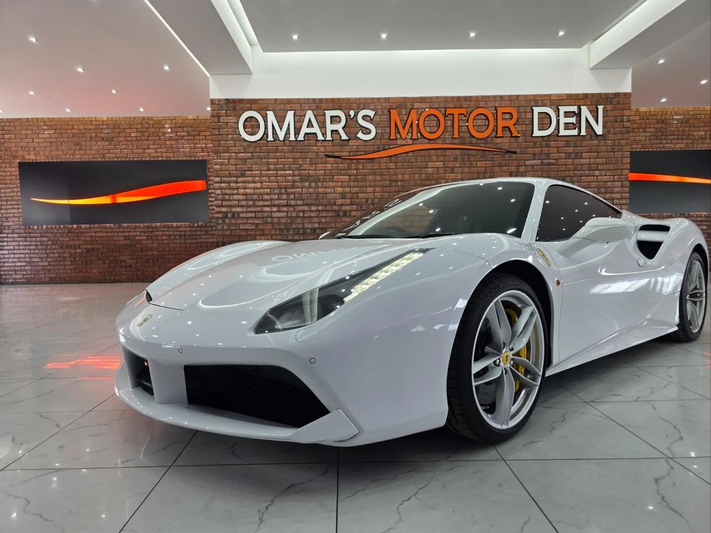 2018 Ferrari 488 GTB, photo 3 of 4