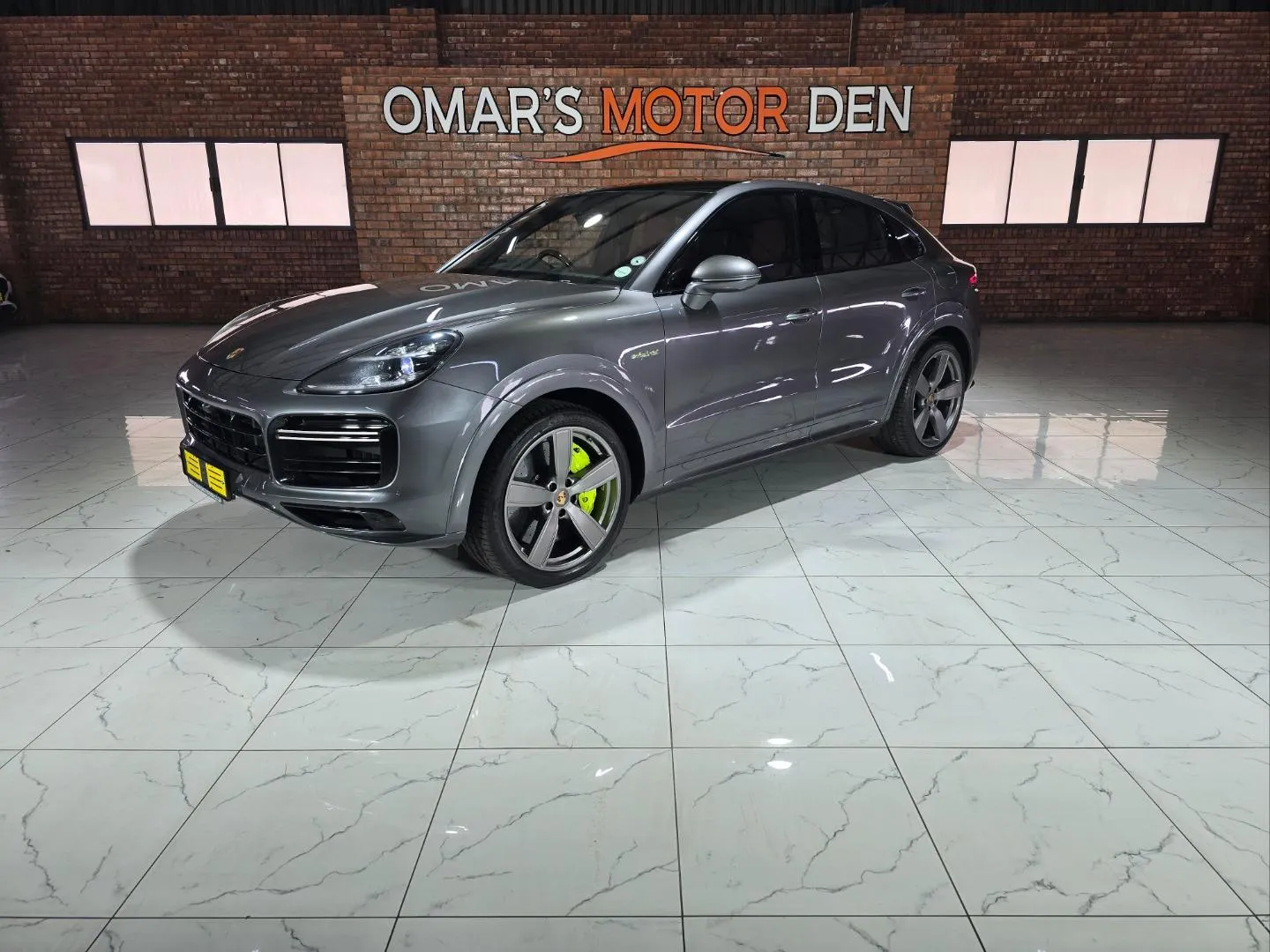 2019 Porsche Cayenne Turbo S e-hybrid Coupe, photo 1 of 8