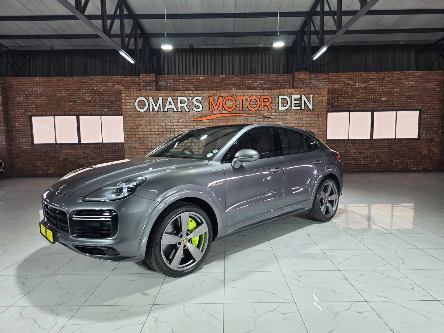 2019 Porsche Cayenne Turbo S e-hybrid Coupe, photo 2 of 8