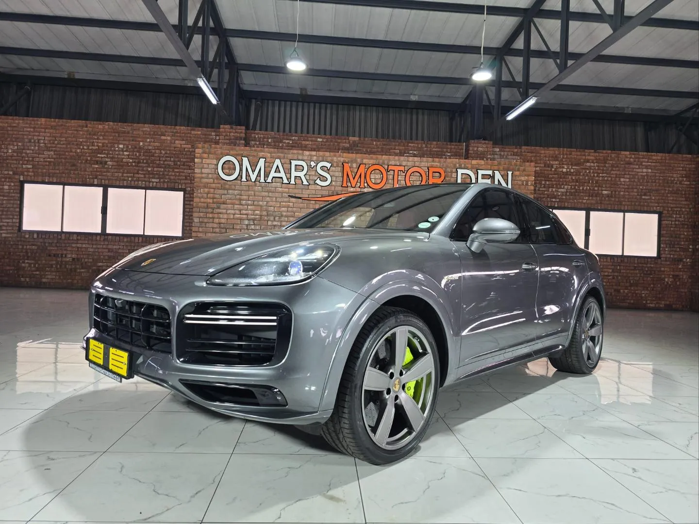 2019 Porsche Cayenne Turbo S e-hybrid Coupe, photo 3 of 8