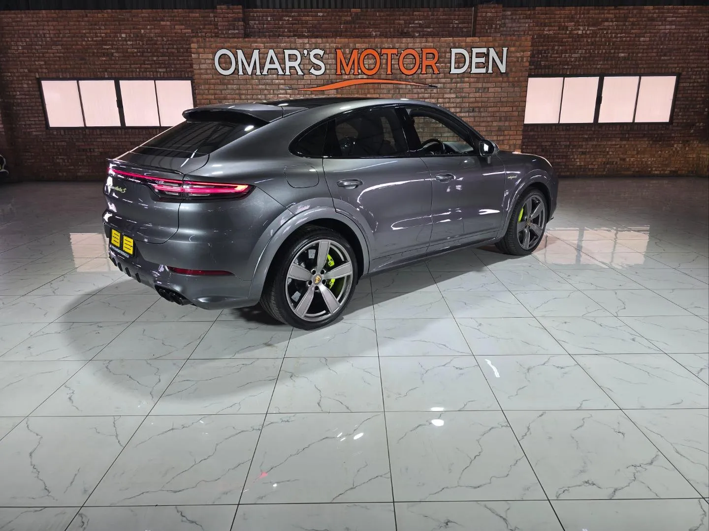 2019 Porsche Cayenne Turbo S e-hybrid Coupe, photo 4 of 8