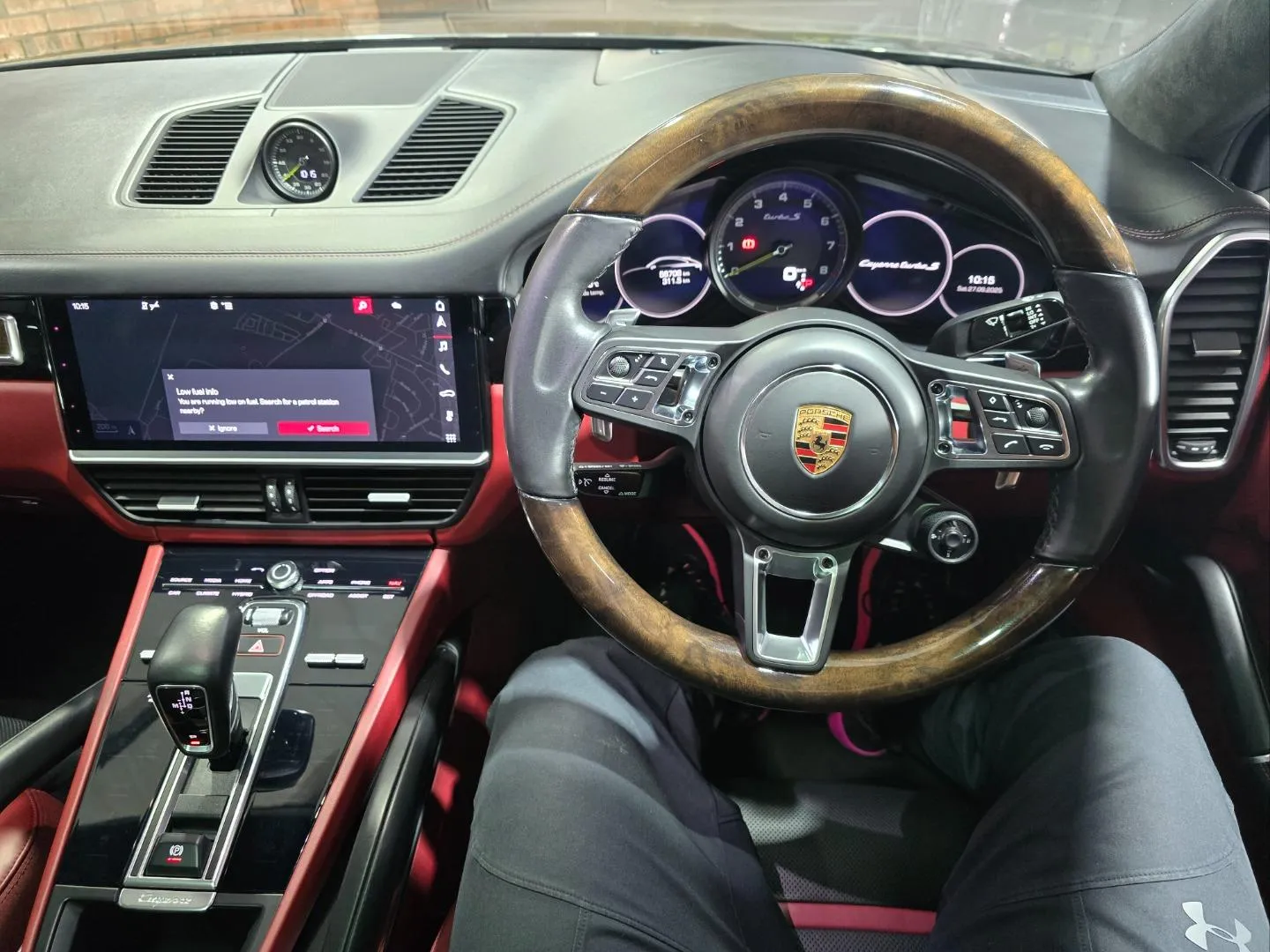 2019 Porsche Cayenne Turbo S e-hybrid Coupe, photo 6 of 8