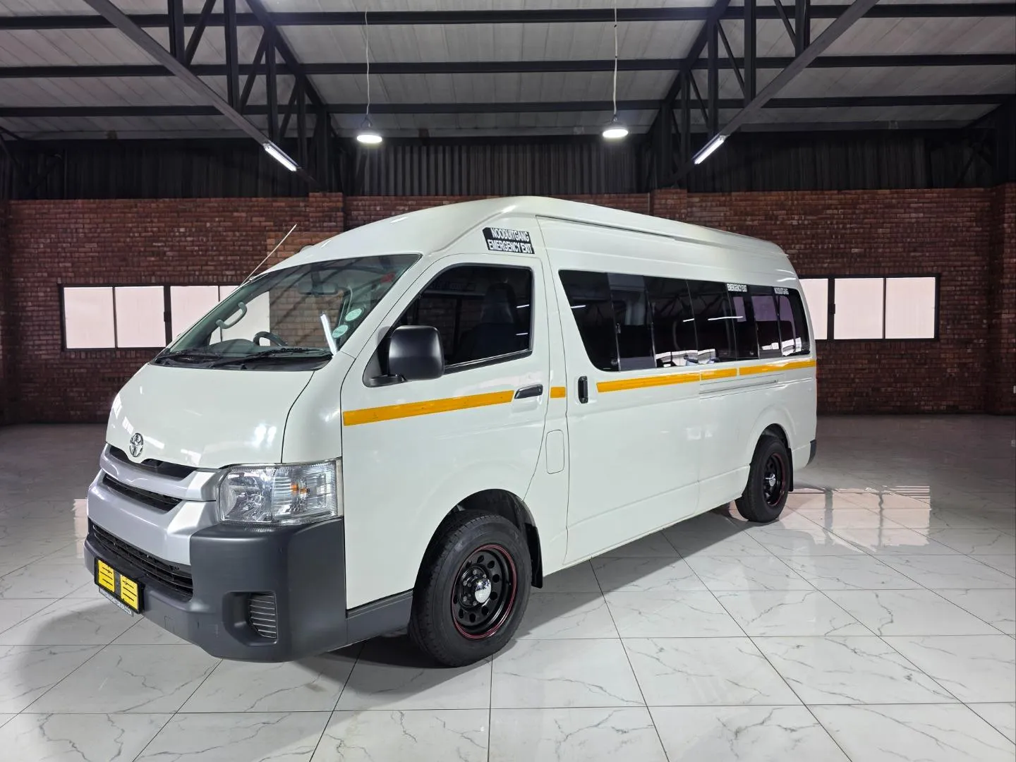 2019 Toyota Quantum 2.5D-4D Sesfikile, photo 2 of 5