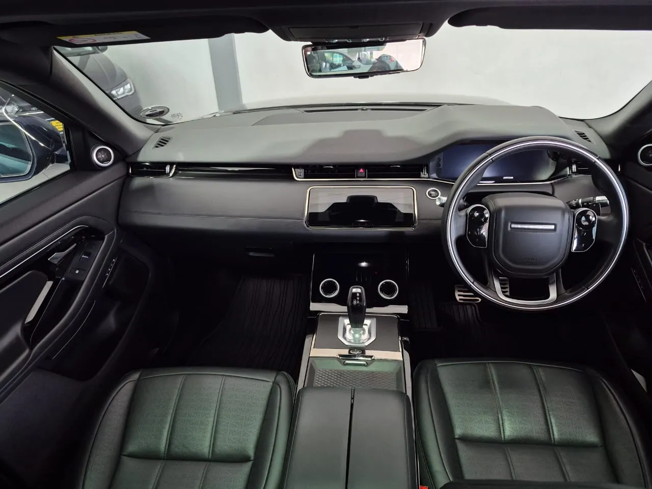 2020 Land Rover Range Rover Evoque D180 R-Dynamic HSE, photo 7 of 9
