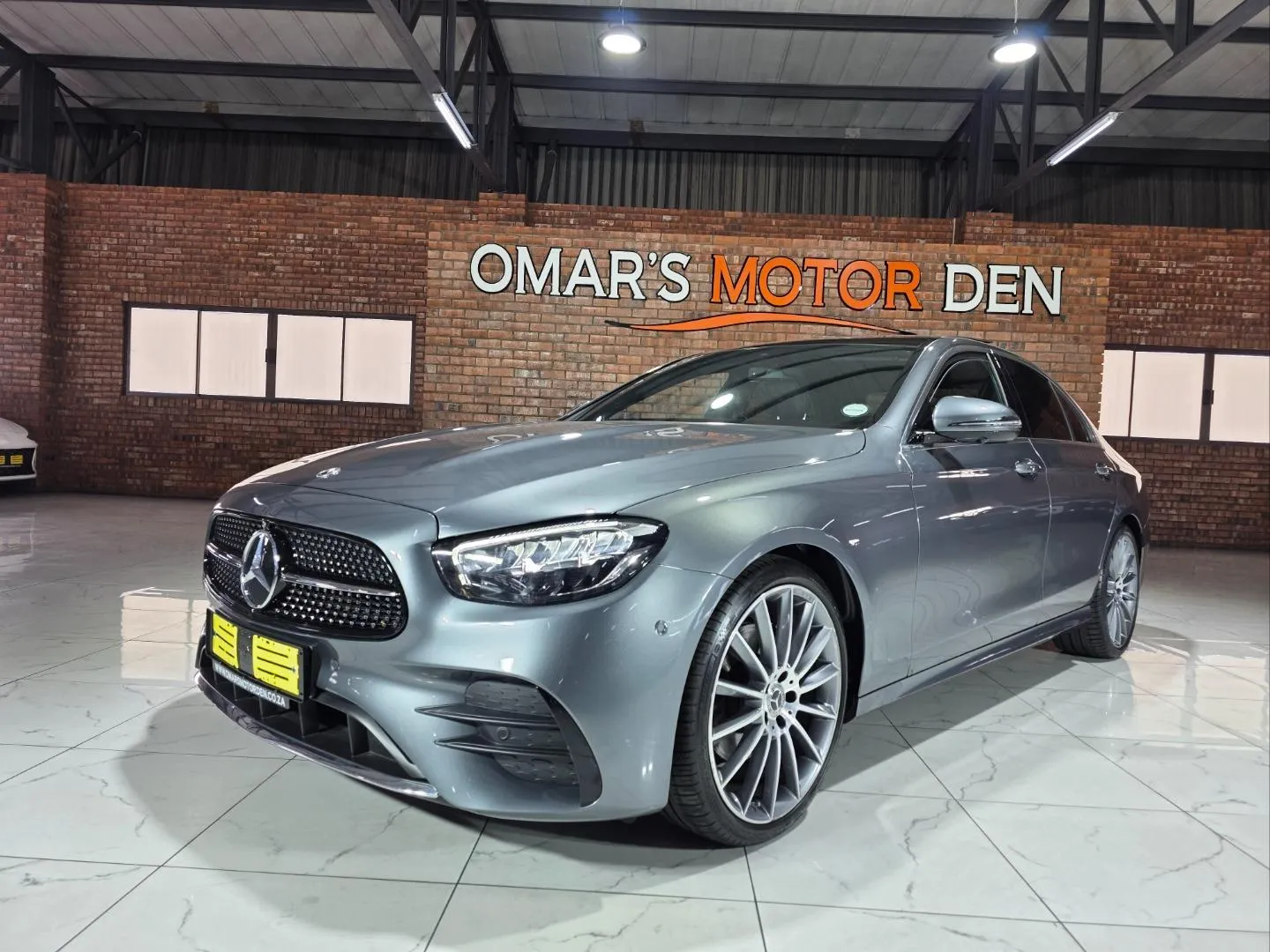 2022 Mercedes-Benz E-Class E200 AMG Line, photo 2 of 9