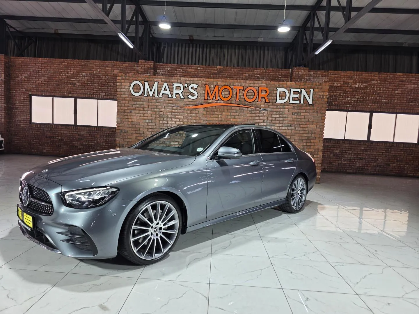 2022 Mercedes-Benz E-Class E200 AMG Line, photo 3 of 9