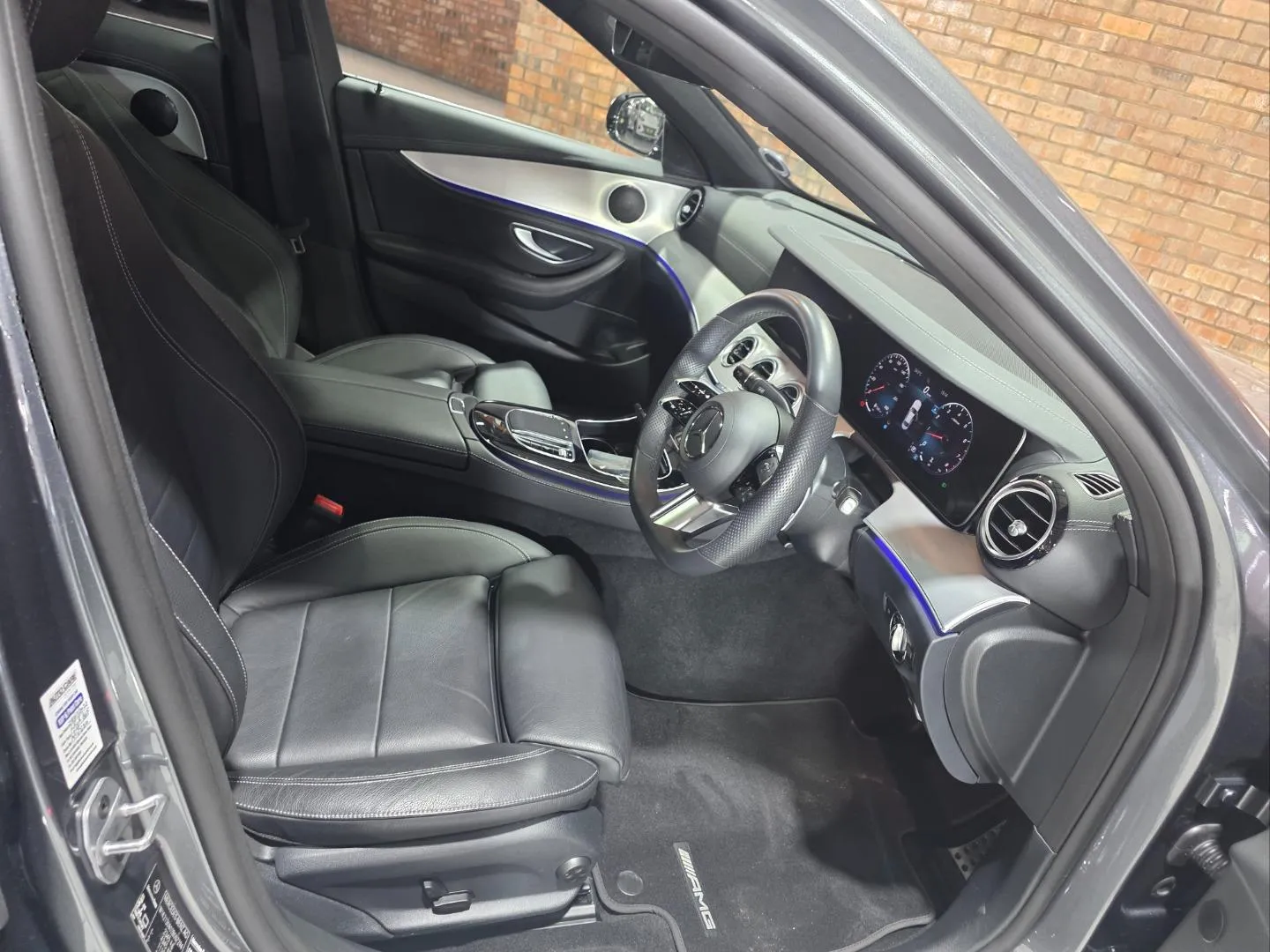 2022 Mercedes-Benz E-Class E200 AMG Line, photo 8 of 9