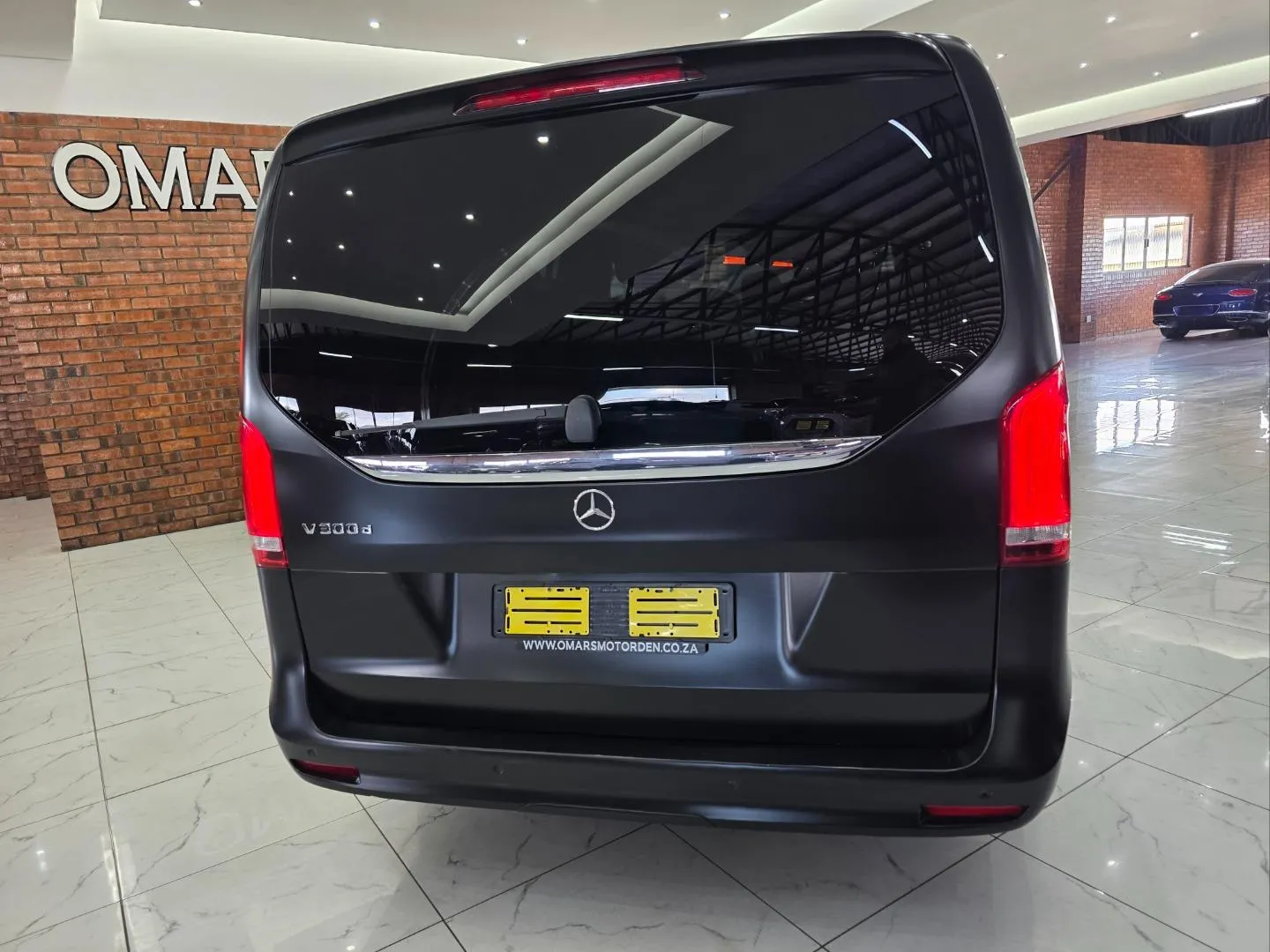 2022 Mercedes-Benz V-Class V300d Exclusive, photo 3 of 7