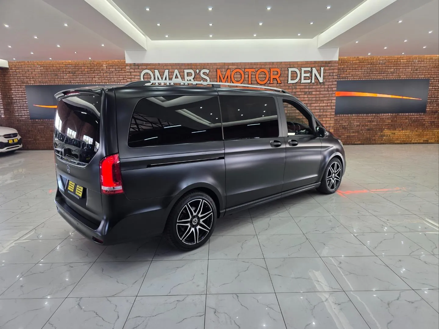 2022 Mercedes-Benz V-Class V300d Exclusive, photo 4 of 7