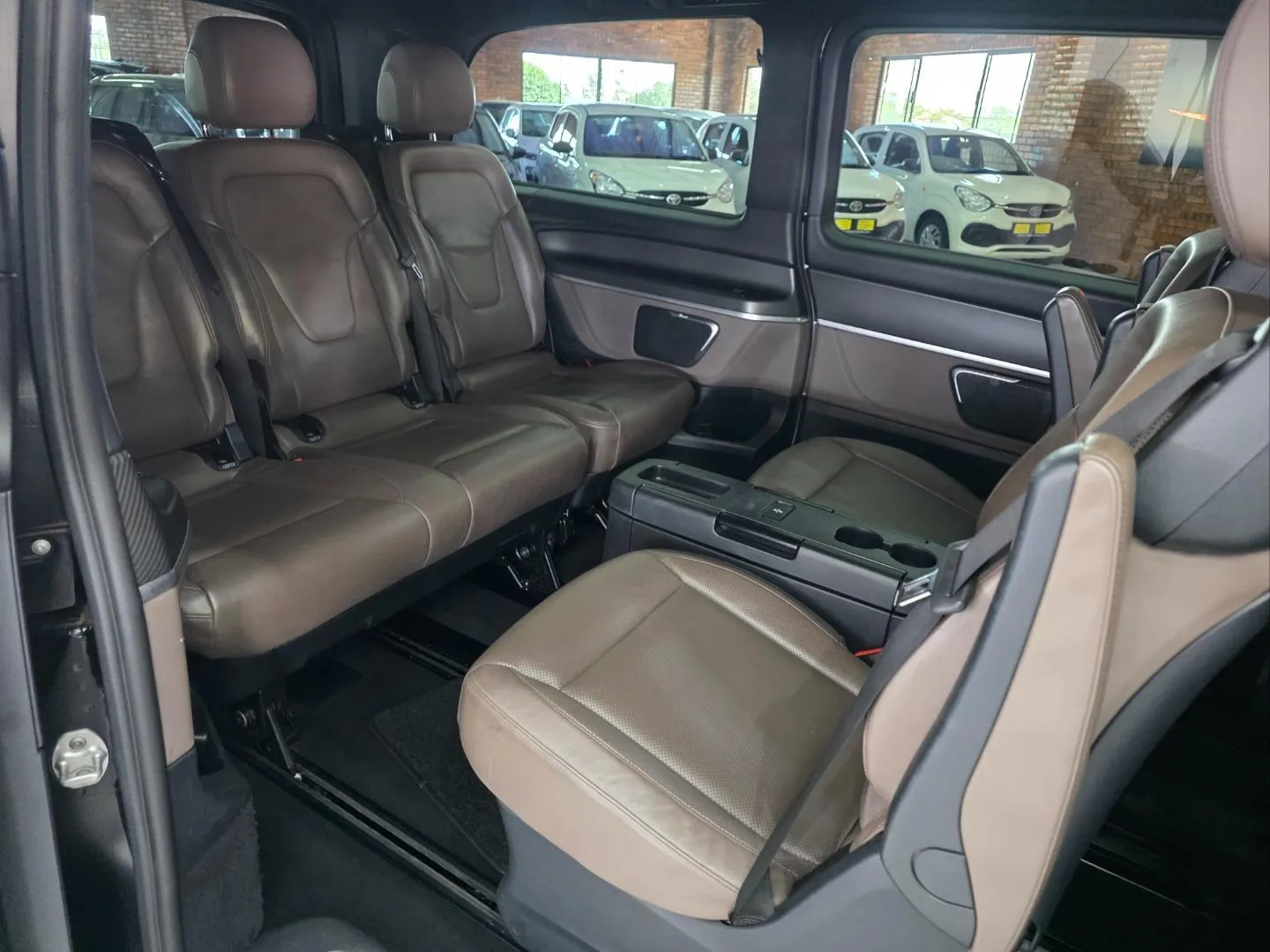 2022 Mercedes-Benz V-Class V300d Exclusive, photo 7 of 7