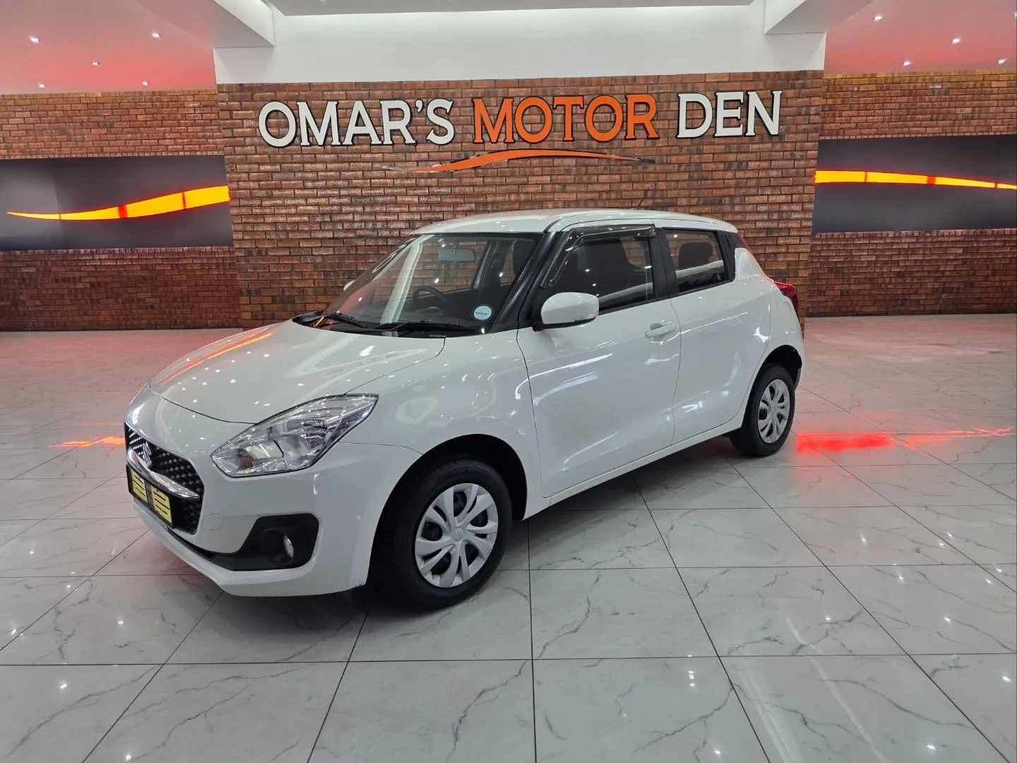 2022 Suzuki Swift 1.2 GL Auto, photo 1 of 6