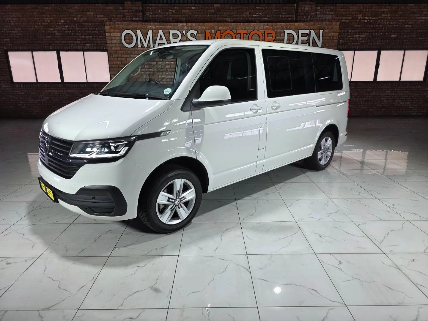 2022 Volkswagen Transporter 2.0TDI 110kW Kombi SWB Trendline, photo 1 of 6