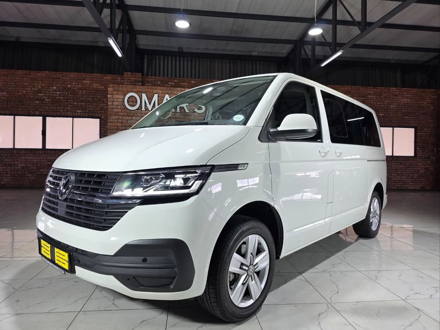 2022 Volkswagen Transporter 2.0TDI 110kW Kombi SWB Trendline, photo 2 of 6