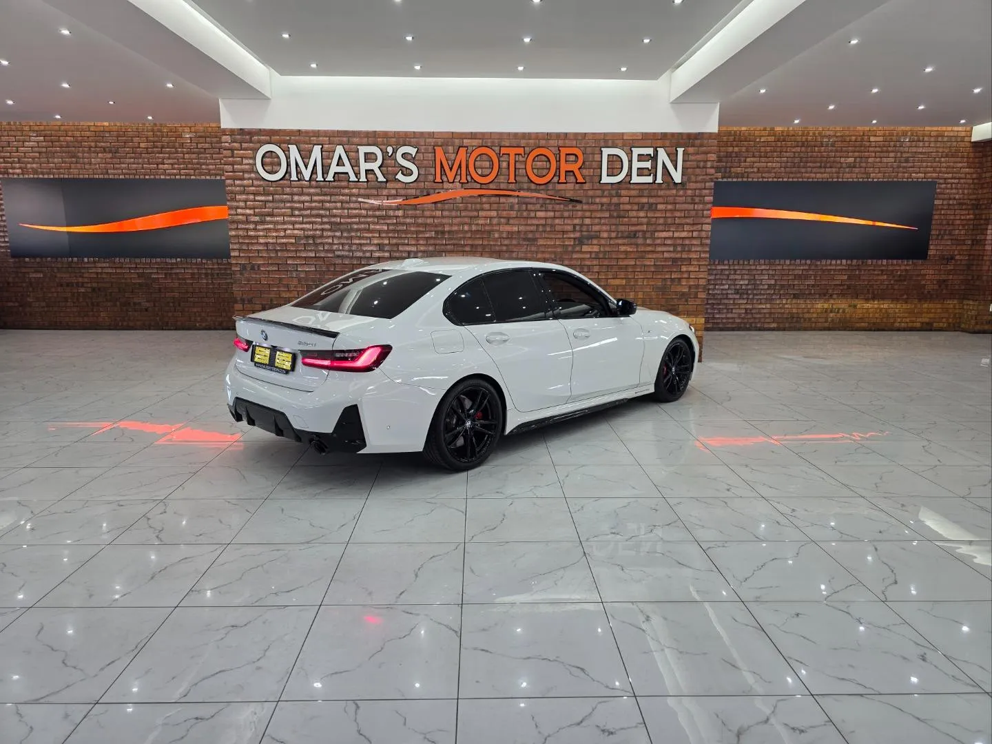 2024 BMW 3 Series 330i M Sport, photo 4 of 6