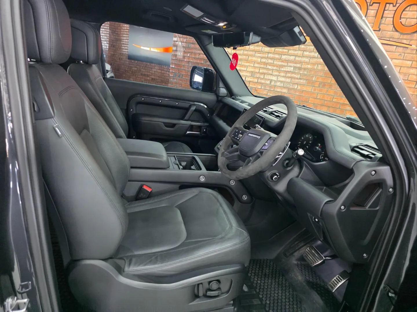 2024 Land Rover Defender 90 V8 Carpathian Edition, photo 6 of 7