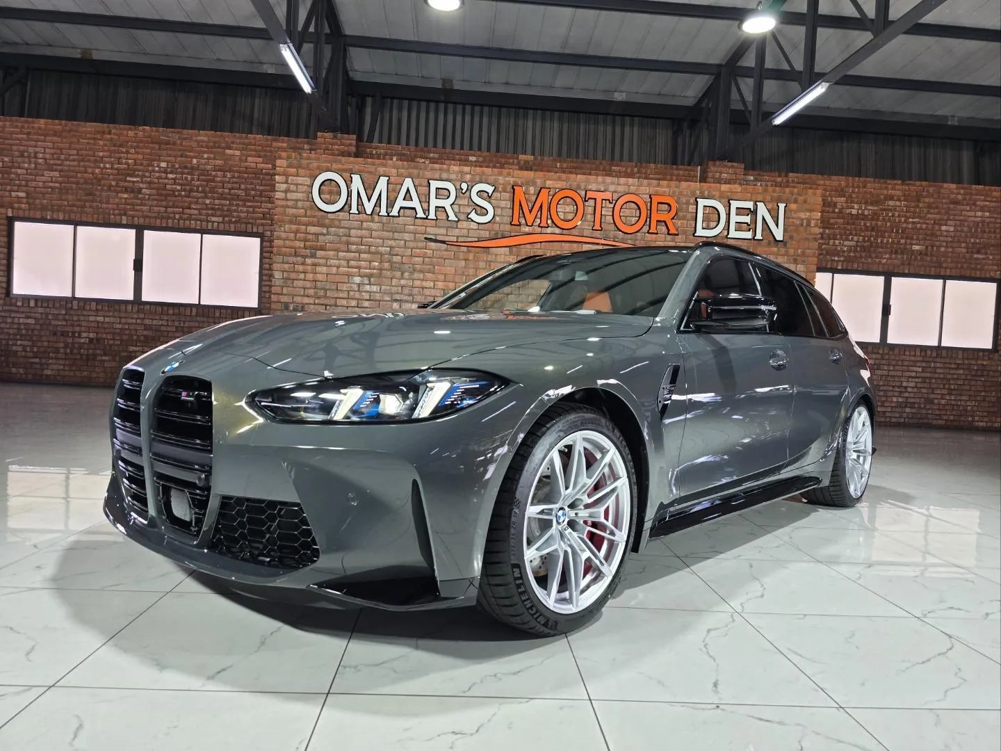 2025 BMW M3 Competition Touring M xDrive, photo 2 of 5