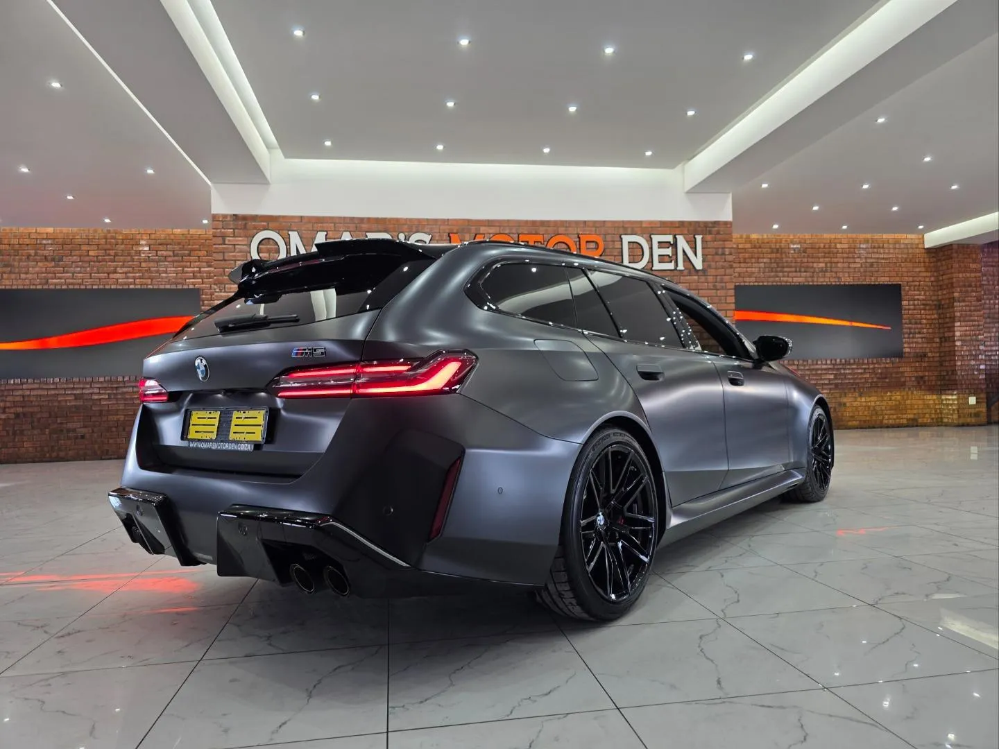2025 BMW M5 Touring, photo 3 of 5