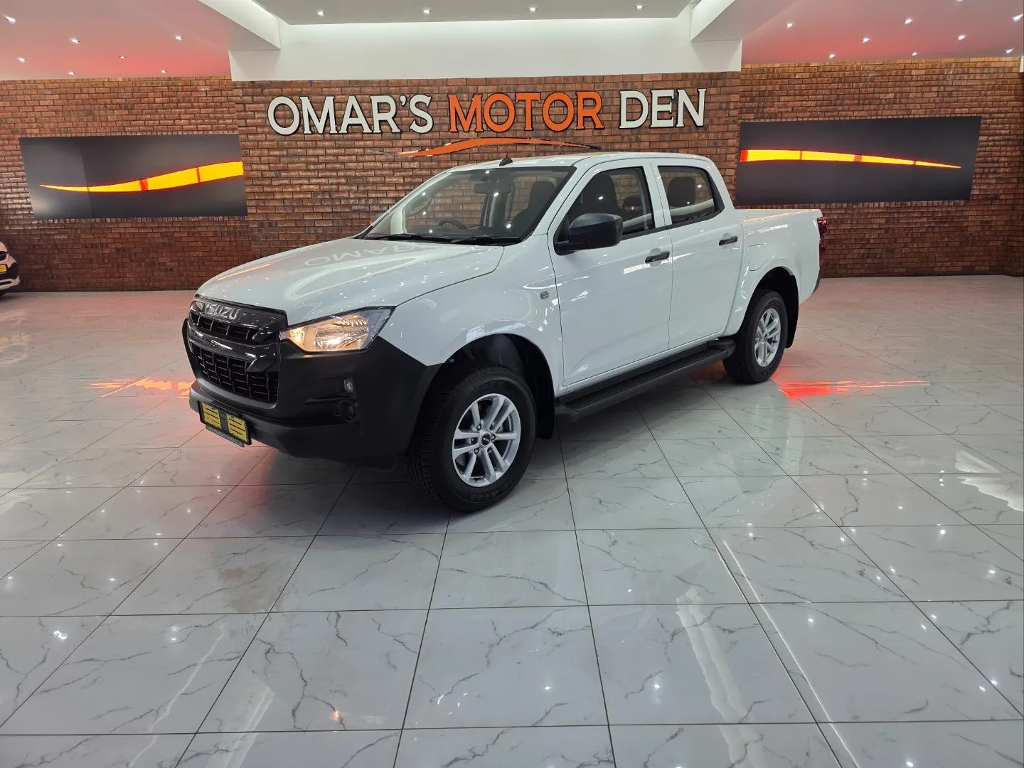 2025 Isuzu D-Max 1.9TD Double Cab L Auto, photo 1 of 5