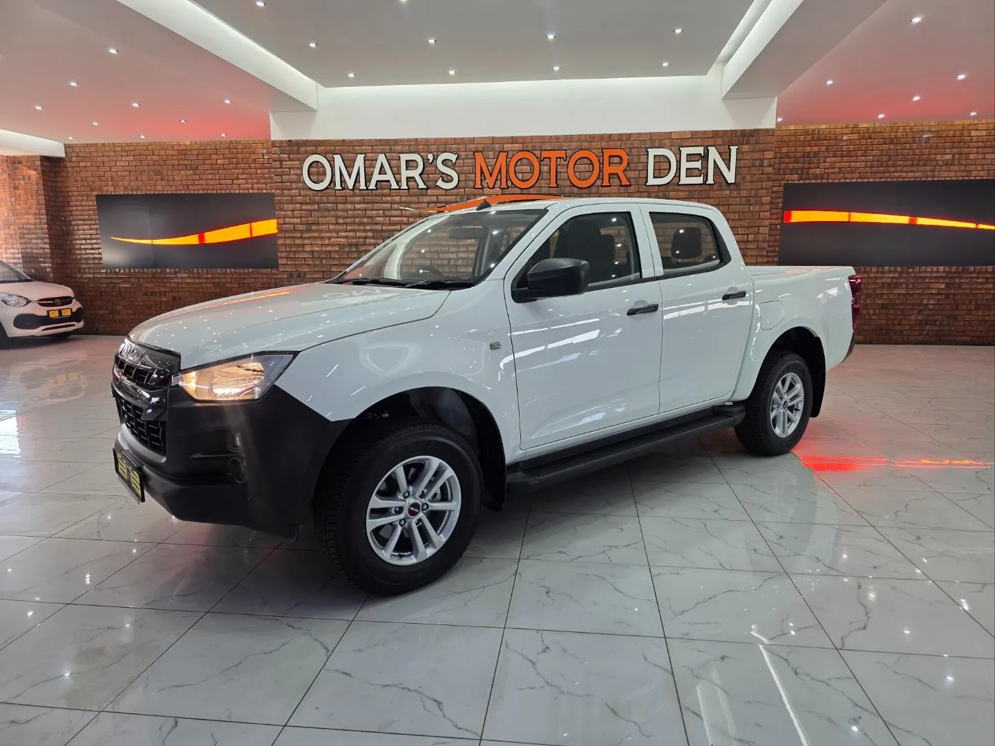 2025 Isuzu D-Max 1.9TD Double Cab L Auto, photo 3 of 5