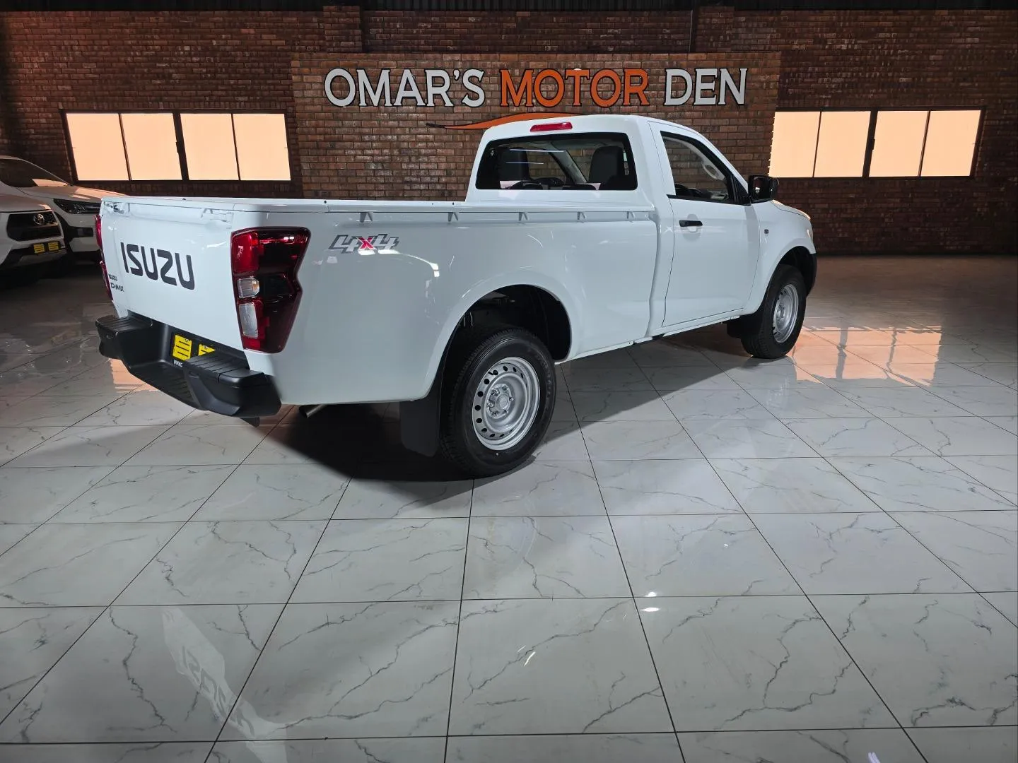 2025 Isuzu D-Max 1.9TD Single Cab L 4x4 Manual, photo 2 of 4