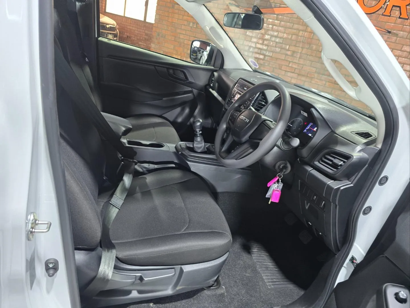 2025 Isuzu D-Max 1.9TD Single Cab L 4x4 Manual, photo 4 of 4