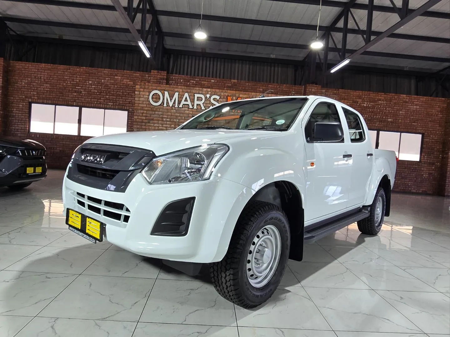 2025 Isuzu D-Max 250 Double Cab Hi-Ride, photo 2 of 6