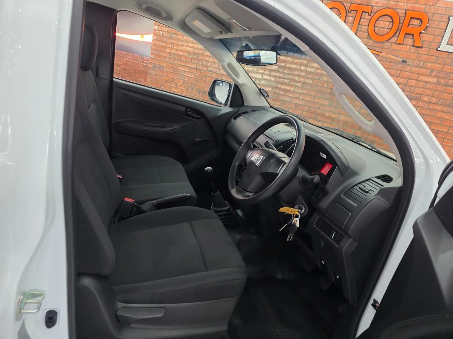 2025 Isuzu D-Max 250C Fleetside S/C P/U, photo 5 of 6