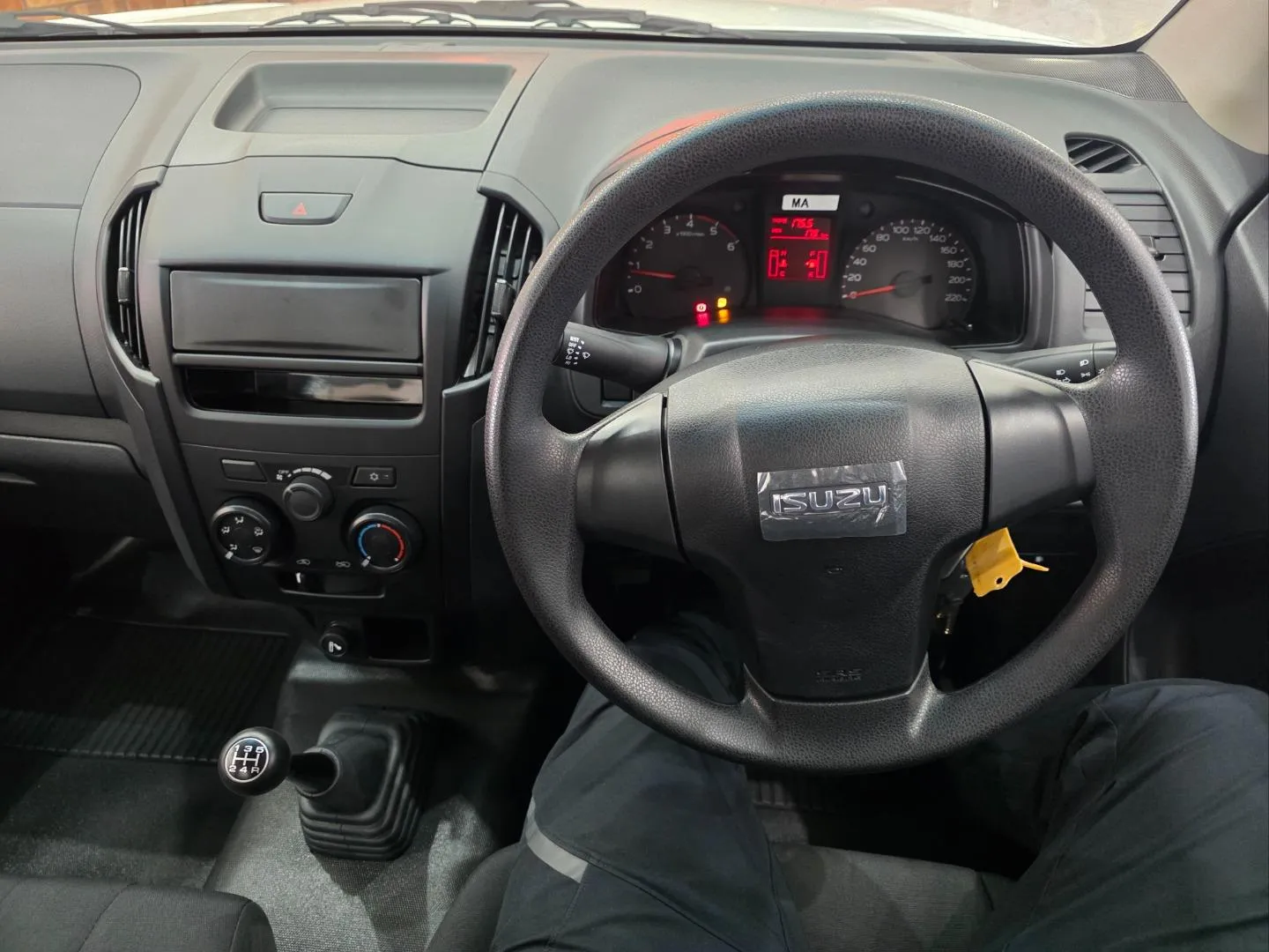 2025 Isuzu D-Max 250C Fleetside S/C P/U, photo 6 of 6