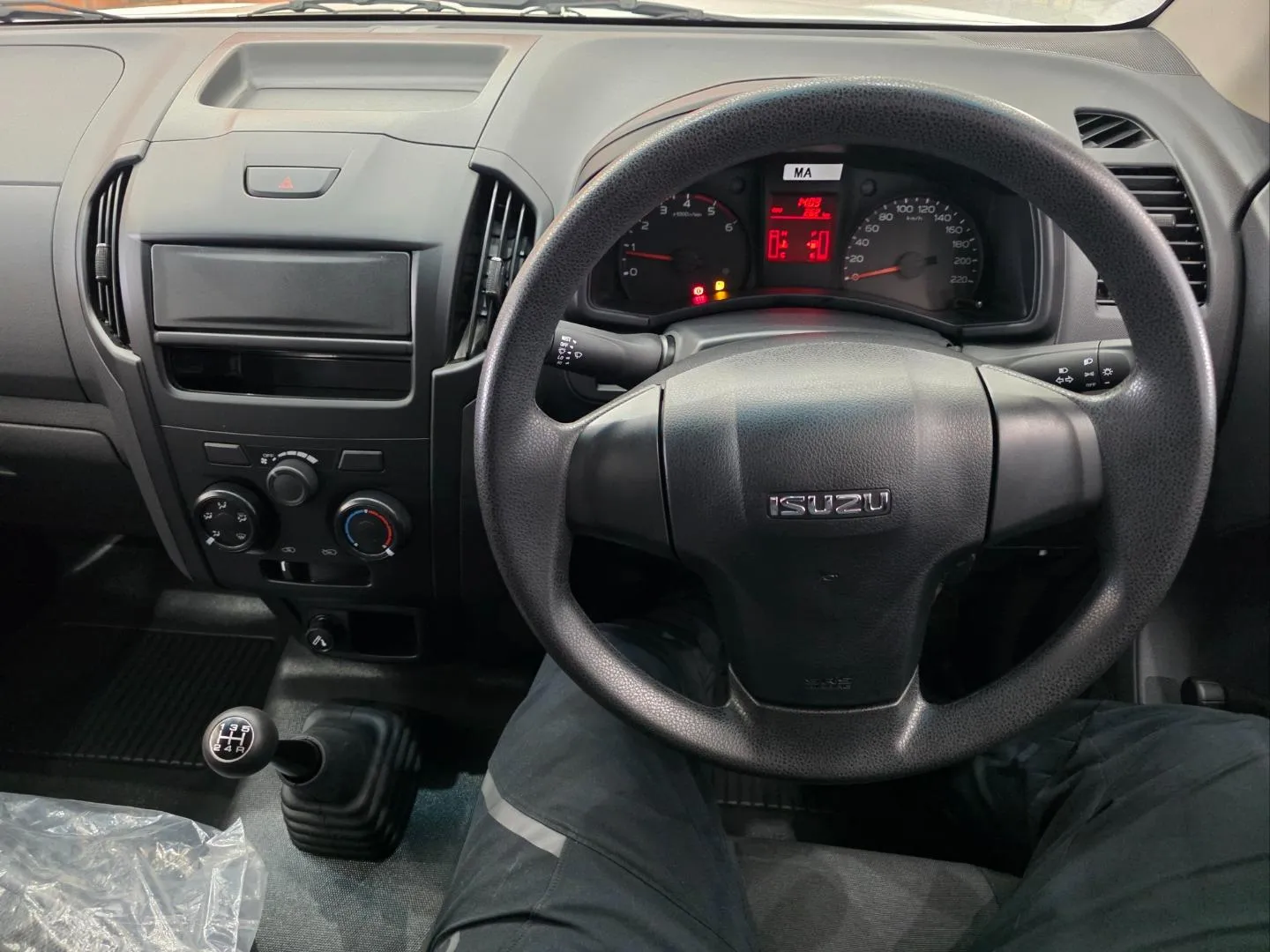 2025 Isuzu D-Max Gen 6 250C Single Cab, photo 4 of 4