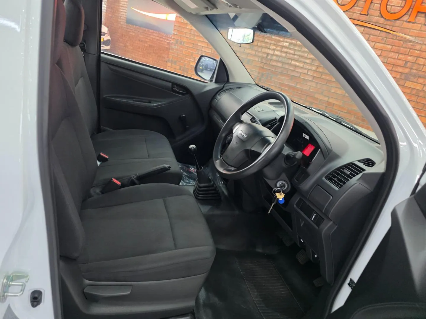 2025 Isuzu D-Max Gen 6 250C Single Cab, photo 5 of 6