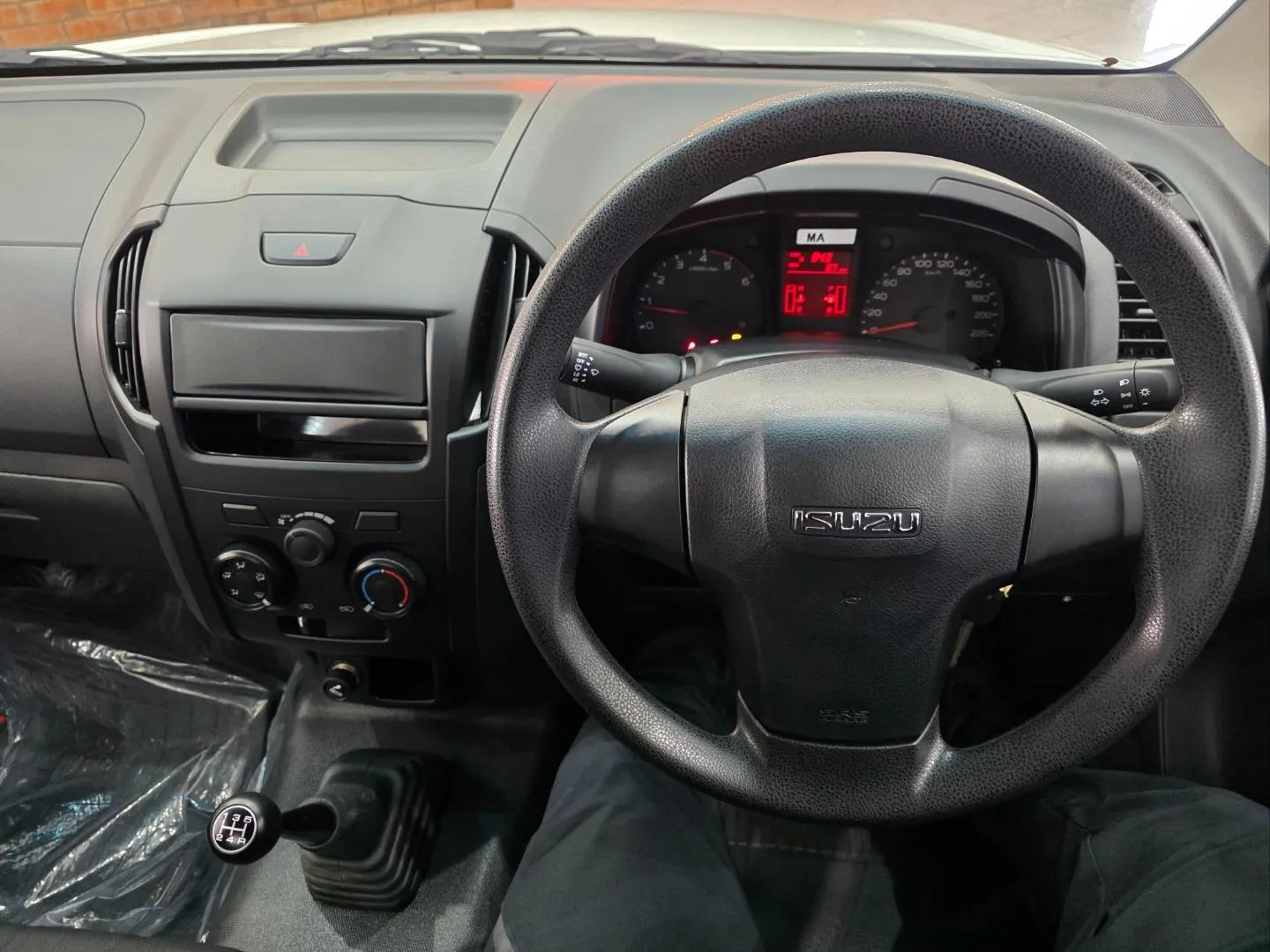 2025 Isuzu D-Max Gen 6 250C Single Cab, photo 6 of 6