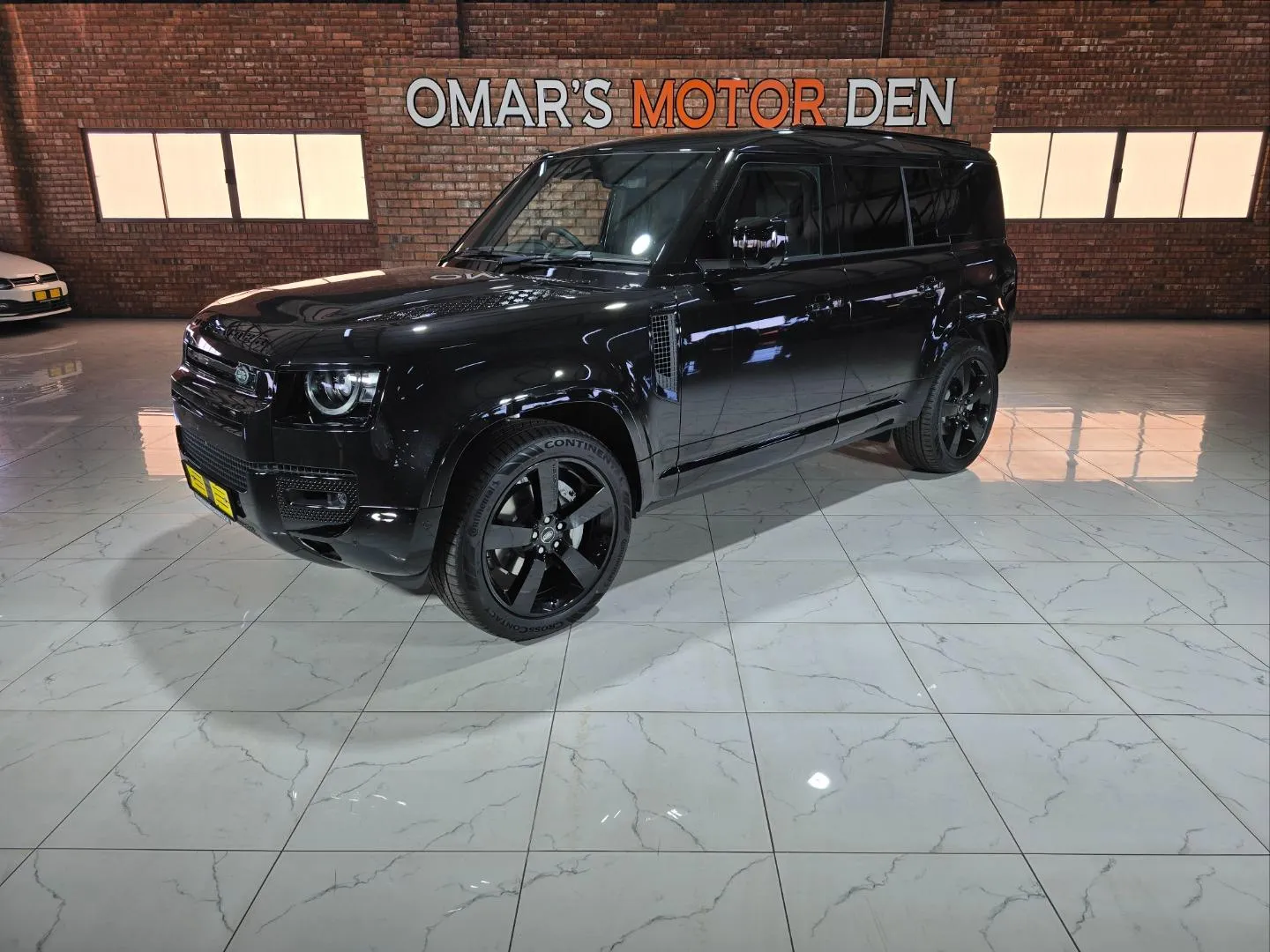 2025 Land Rover Defender 110 D350 X-Dynamic HSE, photo 1 of 6