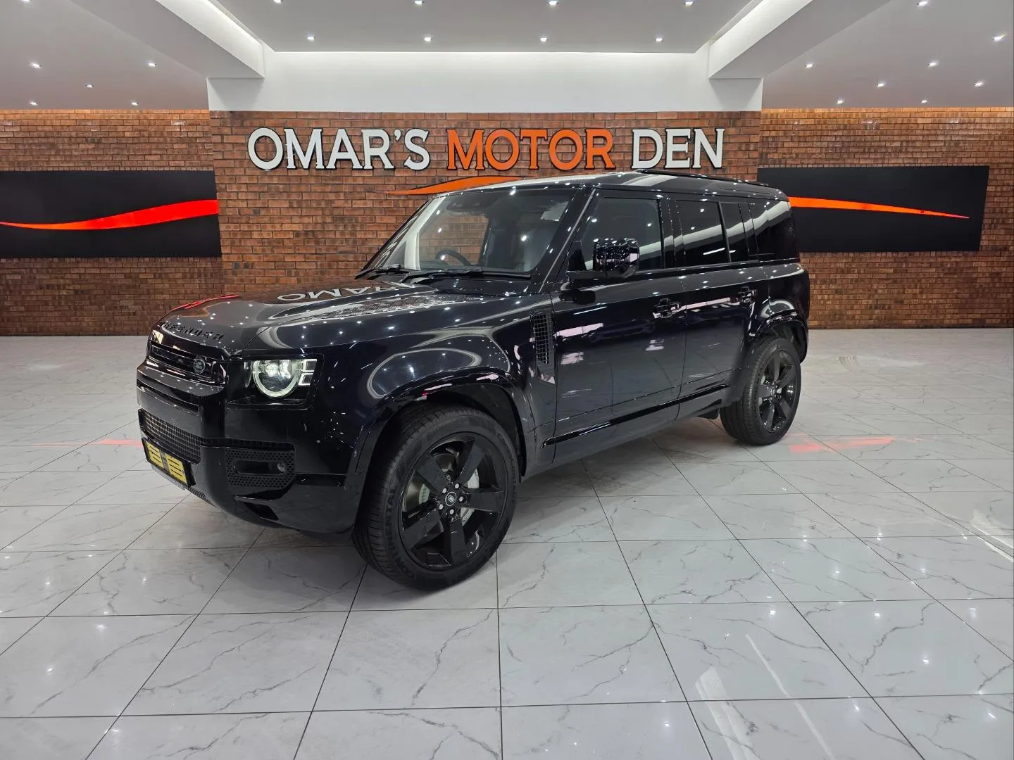 2025 Land Rover Defender 110 D350 X-Dynamic HSE, photo 1 of 6