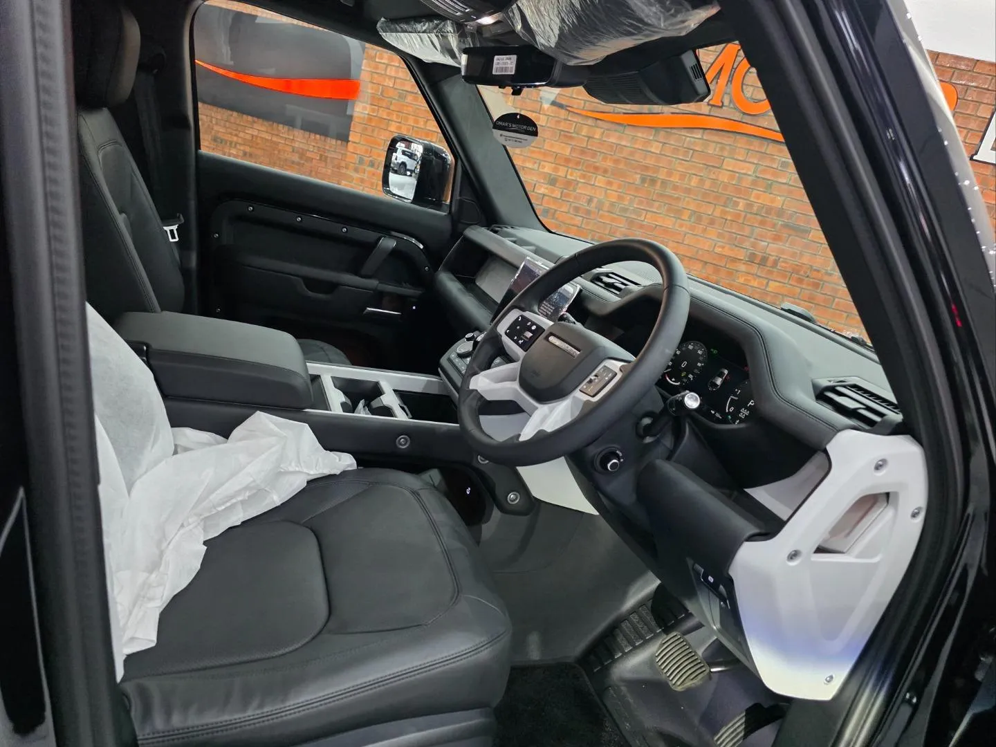 2025 Land Rover Defender 110 D350 X-Dynamic HSE, photo 7 of 9