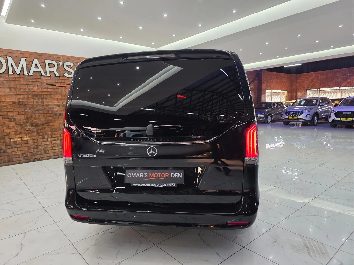 2025 Mercedes-Benz V-Class V300d Exclusive, photo 5 of 5