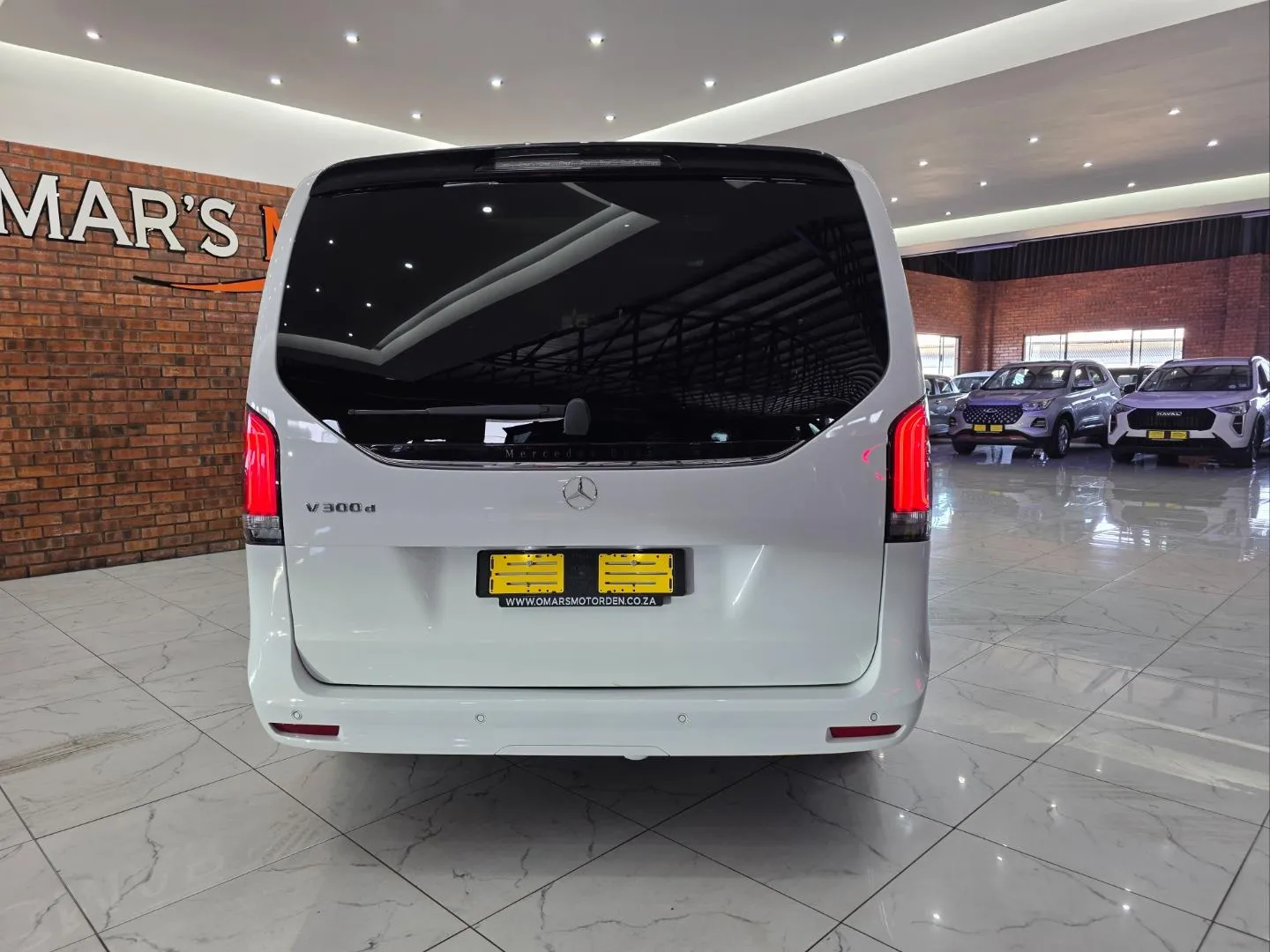2025 Mercedes-Benz V-Class V300d Exclusive, photo 6 of 7