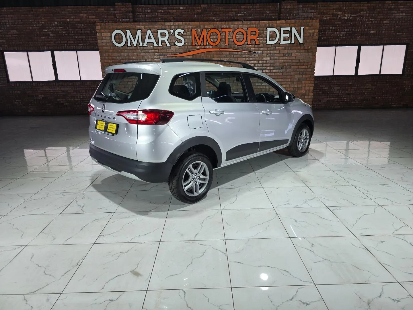 2025 Renault Triber 1.0 Zen, photo 4 of 5